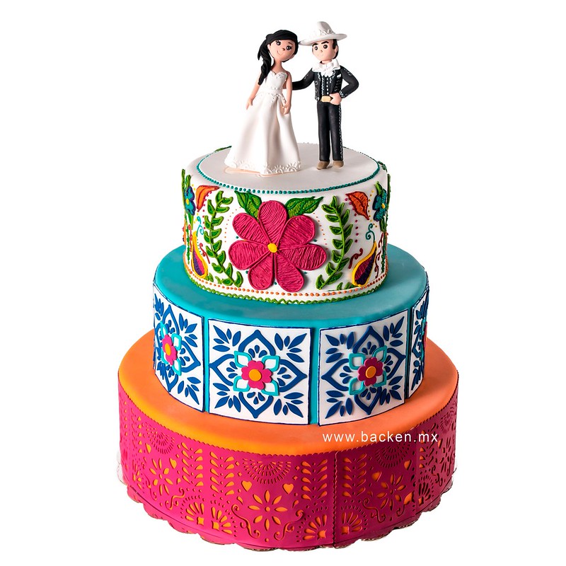 Festeja con pasteles de boda, de alta calidad.