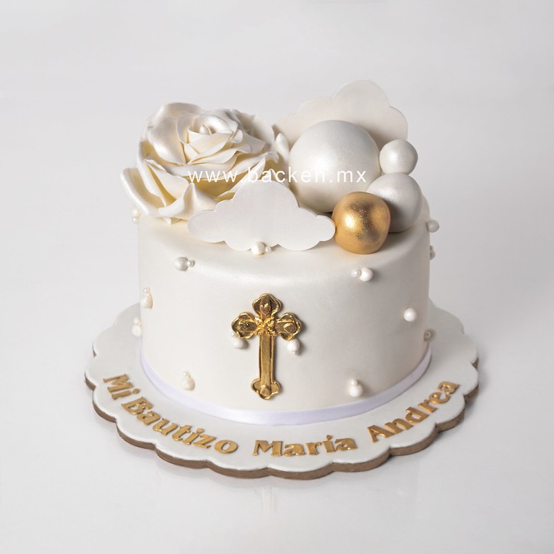 Celebra con pasteles de bautizo de alta calidad.