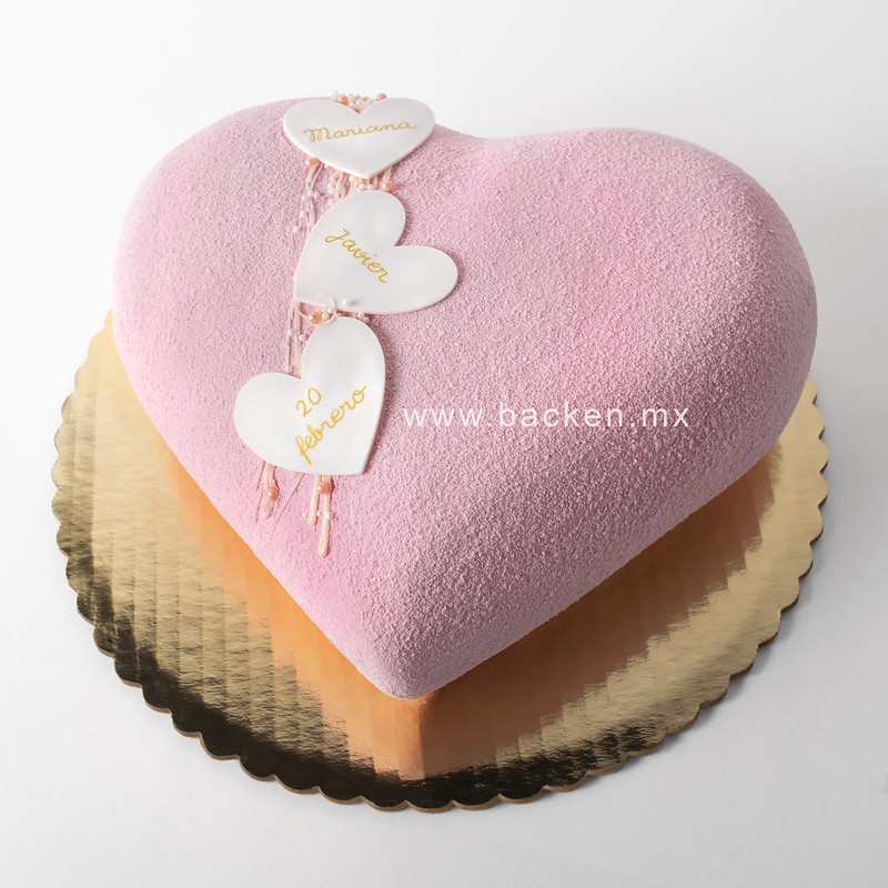 El regalo para San Valentín perfecto esta en Backen. obsequia un pastel de alta calidad.