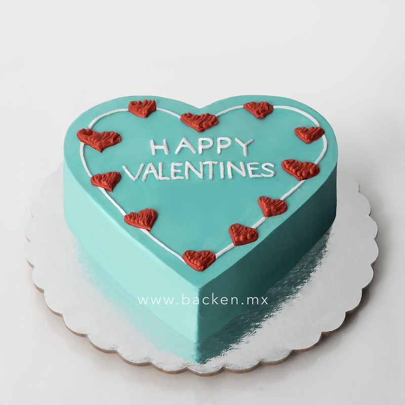 El regalo para San Valentín perfecto esta en Backen. obsequia un pastel de alta calidad.