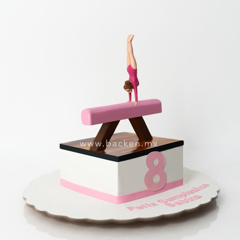 Celebra su Cumpleaños con un Pastel de Gimnasta