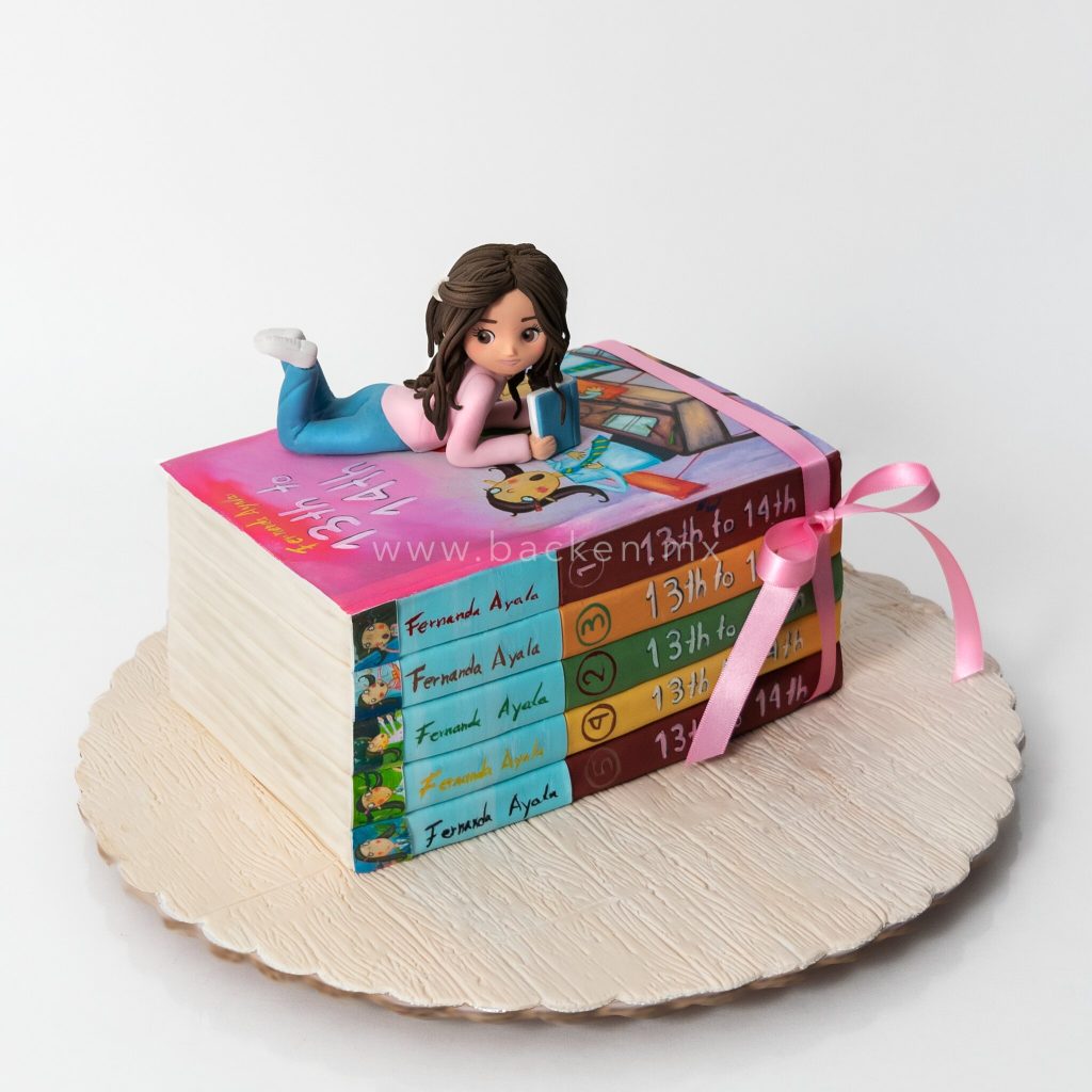 Celebra con Pasteles e Forma de Libros en Guadalajara