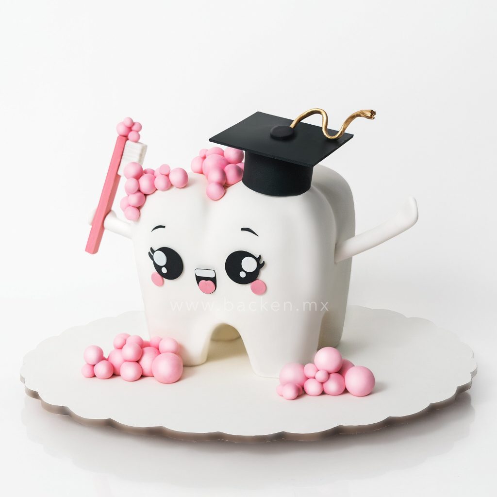 Celebra con Pastel Personalizado en Forma de Muela en Guadalajara