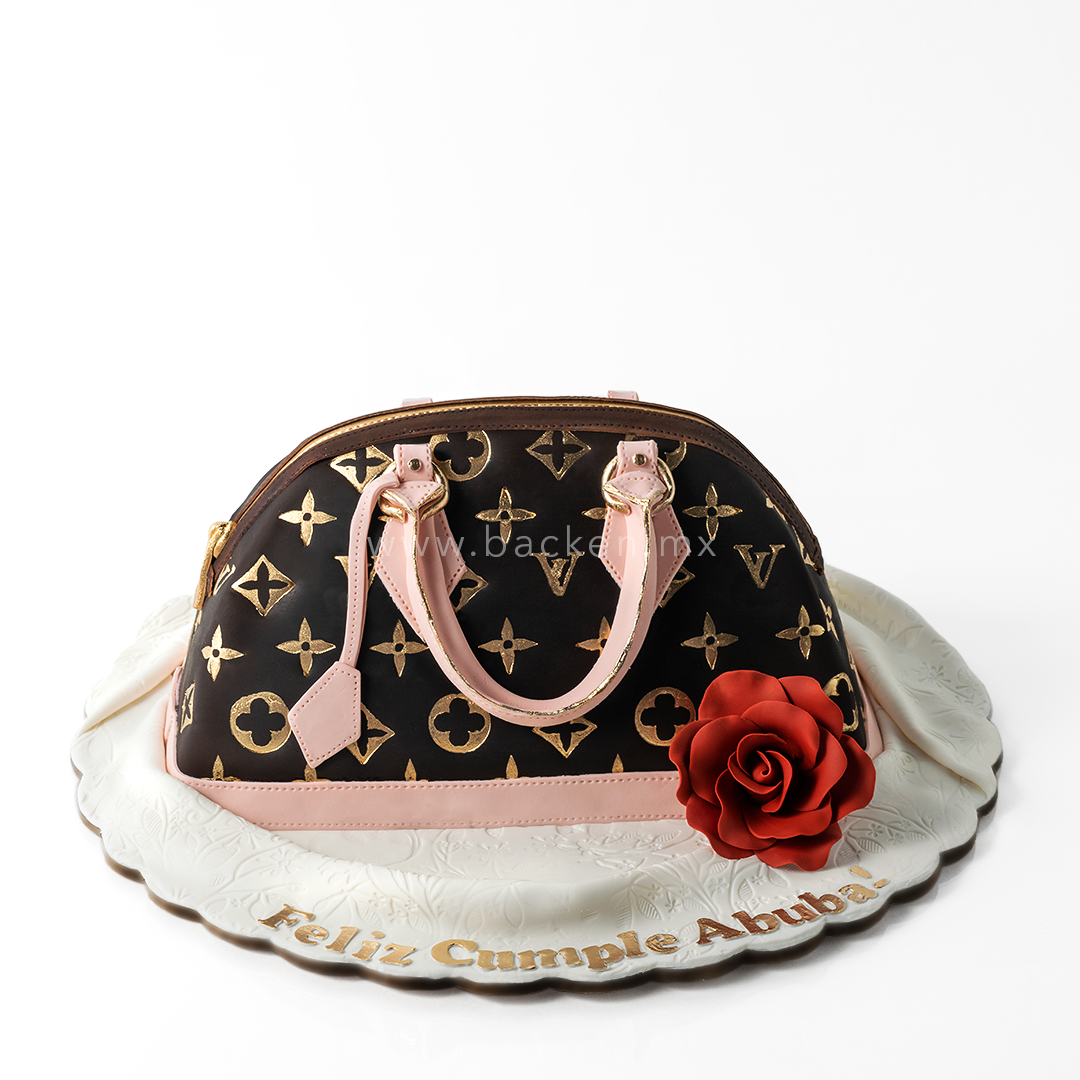 Celebra con Pastel Personalizado en Forma de Bolso en Guadalajara